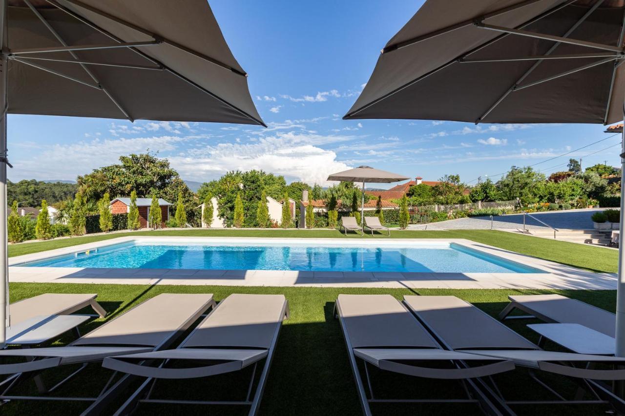 O Cervo Charm House Villa วีลาโนวา เด เซอร์เวย์รา ภายนอก รูปภาพ