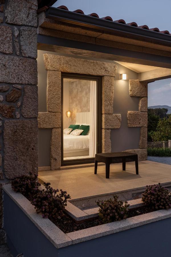 O Cervo Charm House Villa วีลาโนวา เด เซอร์เวย์รา ภายนอก รูปภาพ