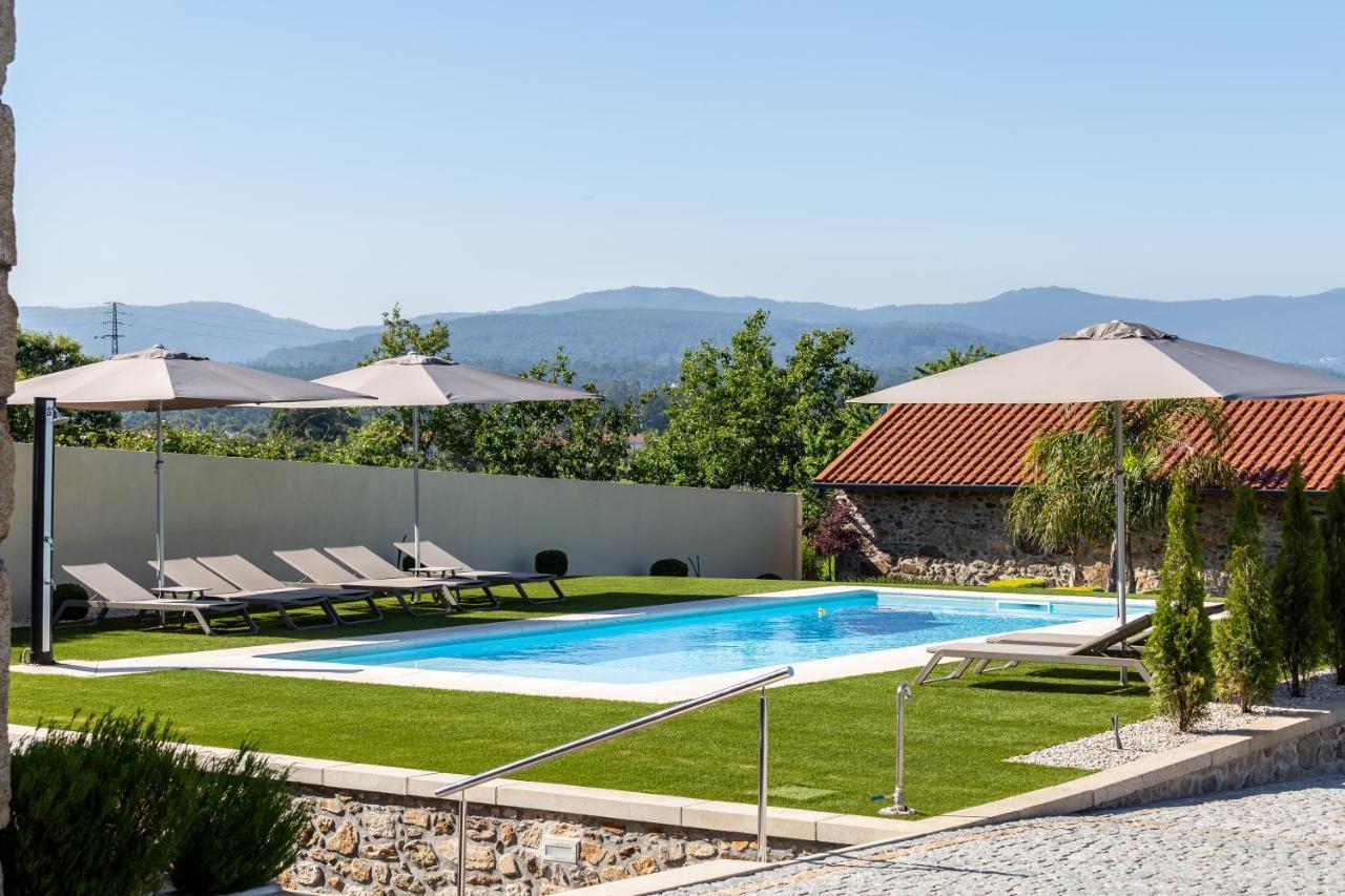 O Cervo Charm House Villa วีลาโนวา เด เซอร์เวย์รา ภายนอก รูปภาพ